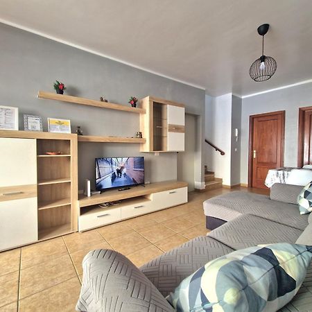 Spacious Independent Chalet Next The Airport - Sea ซานอิซิโตร ภายนอก รูปภาพ
